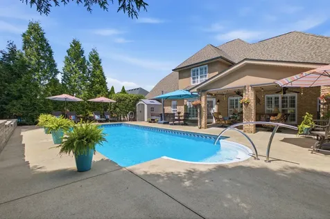 113 N Country Club Drive Hendersonville TN 37075