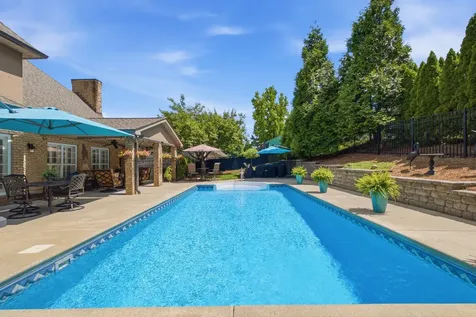 113 N Country Club Drive Hendersonville TN 37075