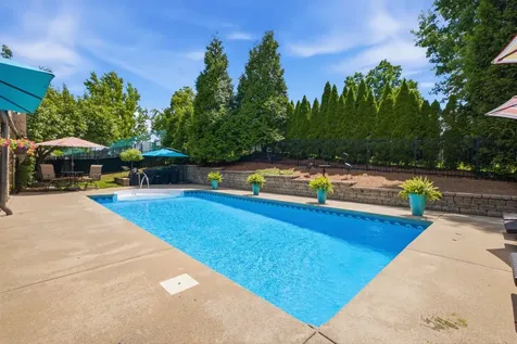 113 N Country Club Drive Hendersonville TN 37075