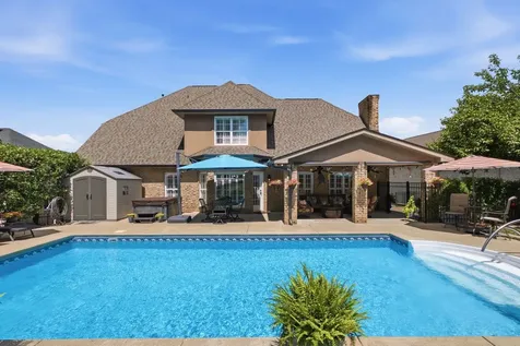 113 N Country Club Drive Hendersonville TN 37075