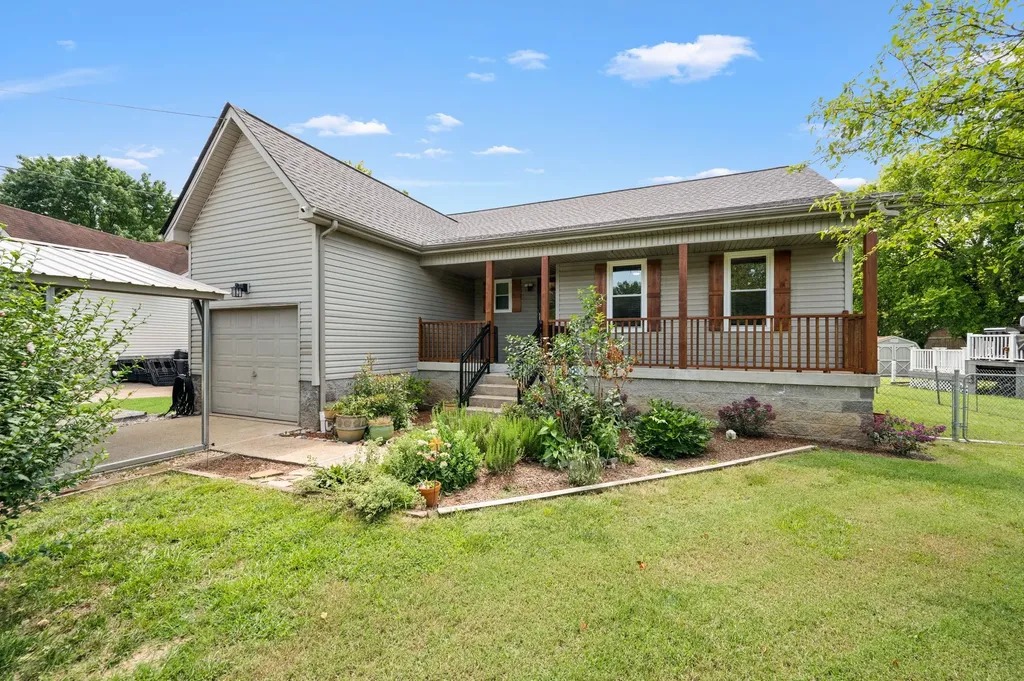 610 Nearlake Court La Vergne TN 37086