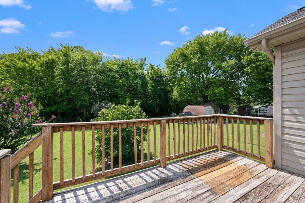 610 Nearlake Court La Vergne TN 37086