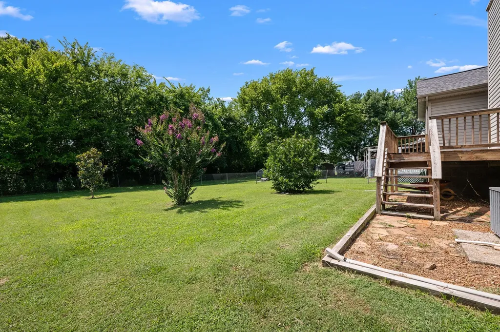 610 Nearlake Court La Vergne TN 37086