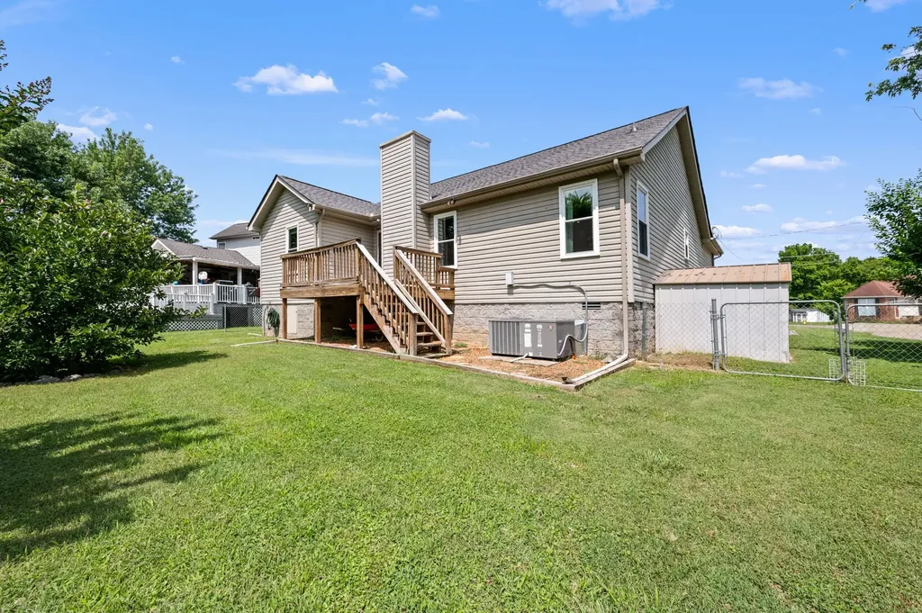 610 Nearlake Court La Vergne TN 37086