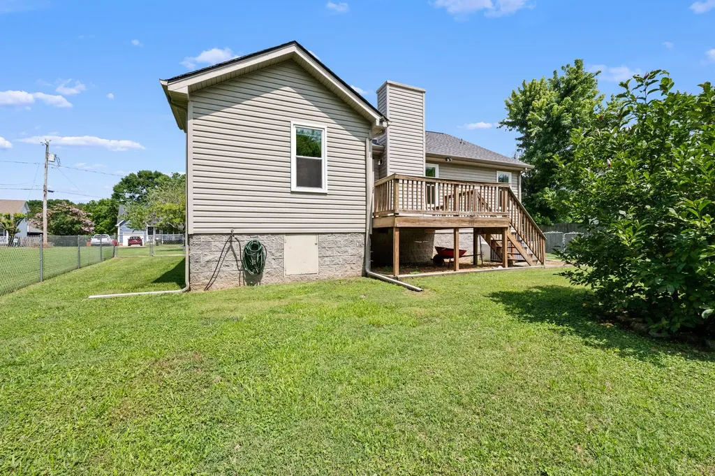 610 Nearlake Court La Vergne TN 37086
