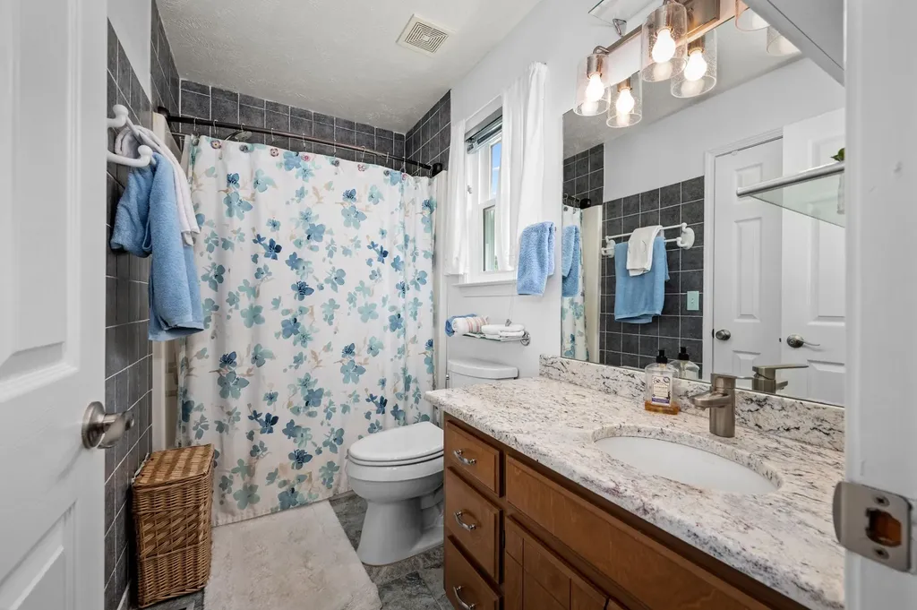 610 Nearlake Court La Vergne TN 37086