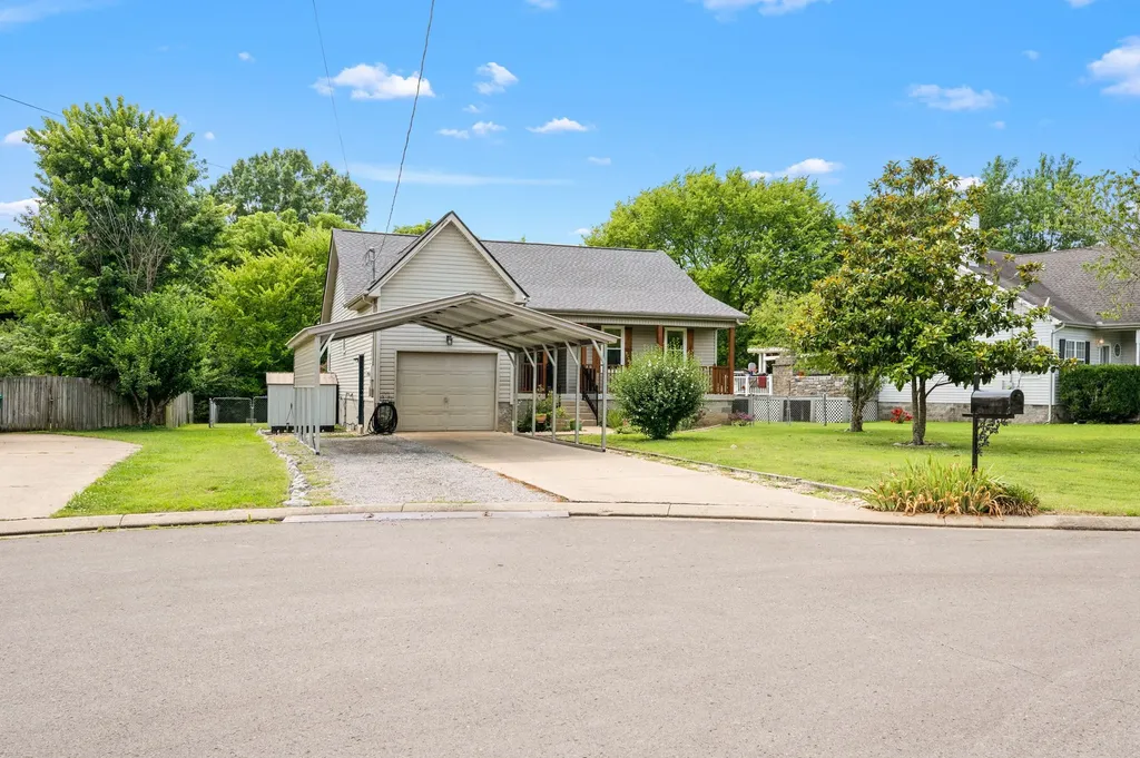 610 Nearlake Court La Vergne TN 37086