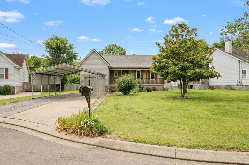 610 Nearlake Court La Vergne TN 37086
