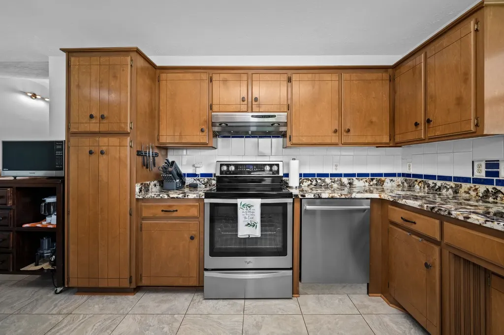 610 Nearlake Court La Vergne TN 37086