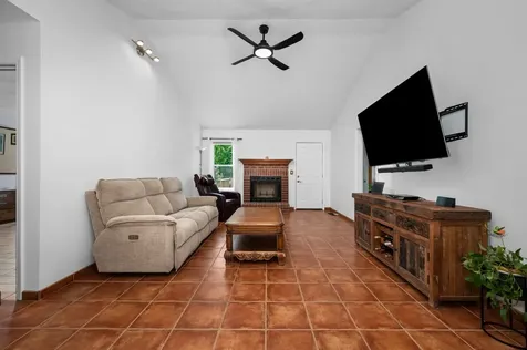 610 Nearlake Court La Vergne TN 37086
