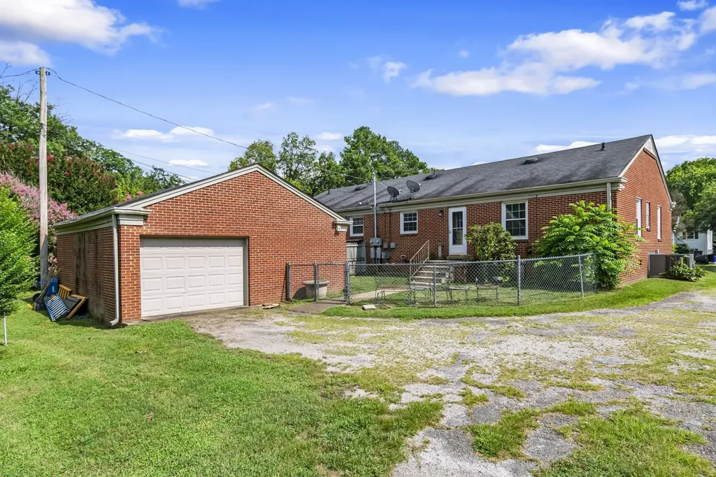 1102 Hiwassee Drive Columbia TN 38401