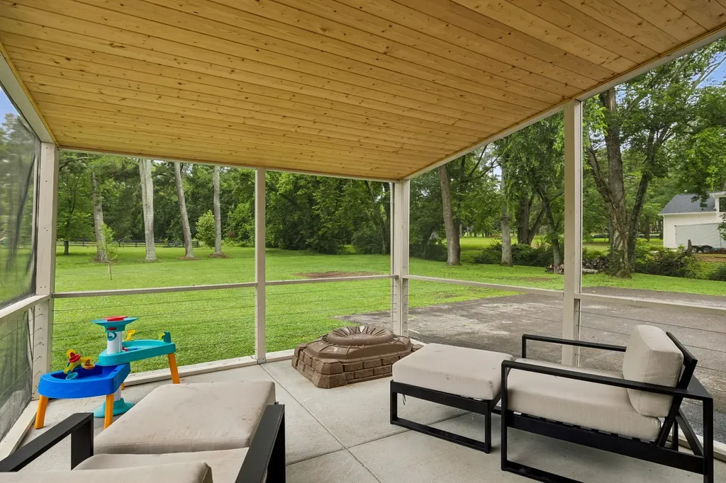 8013 Wikle Road, E Brentwood TN 37027