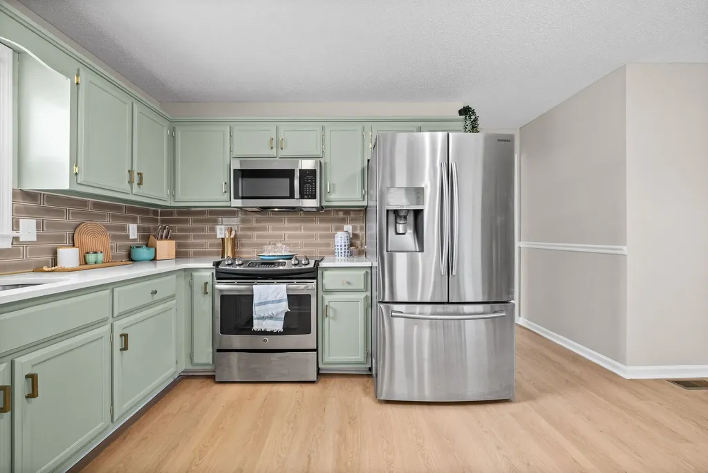 1874 Crestmont Court Clarksville TN 37042