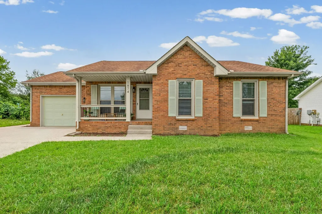 1874 Crestmont Court Clarksville TN 37042