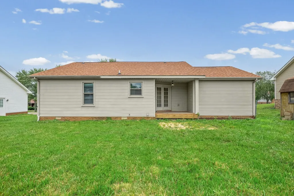 1874 Crestmont Court Clarksville TN 37042