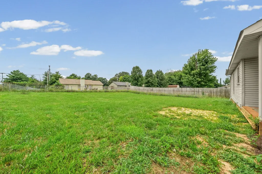 1874 Crestmont Court Clarksville TN 37042