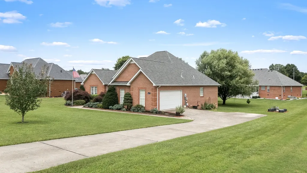 407 Ovoca Lake Road Tullahoma TN 37388