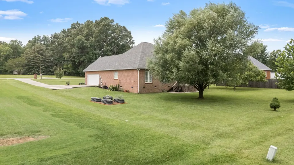 407 Ovoca Lake Road Tullahoma TN 37388