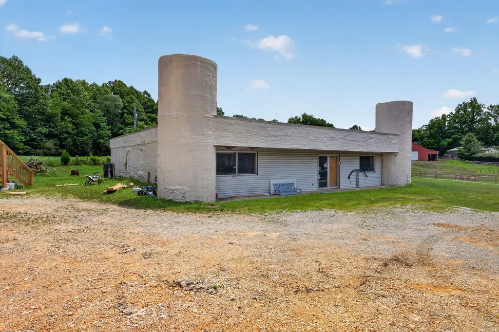 11279 Nashville Highway Baxter TN 38544