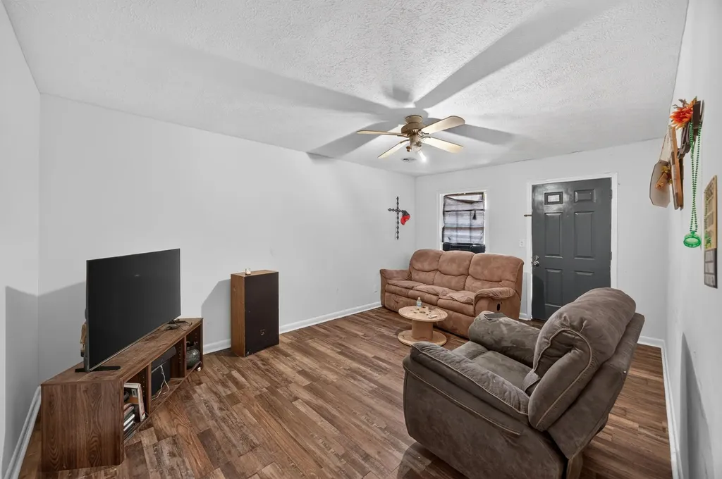 11279 Nashville Highway Baxter TN 38544