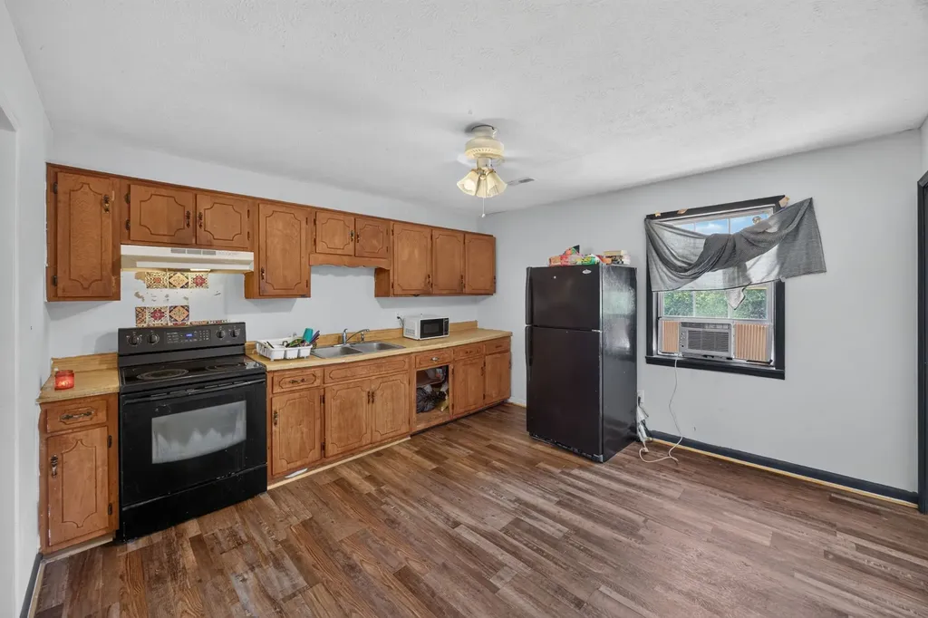 11279 Nashville Highway Baxter TN 38544