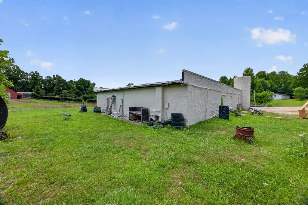11279 Nashville Highway Baxter TN 38544