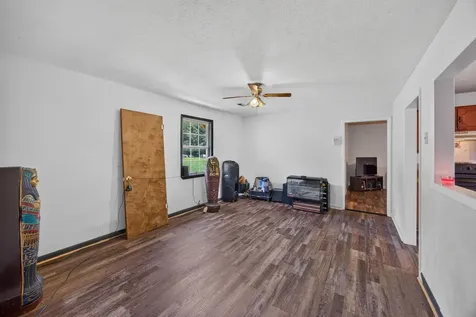 11279 Nashville Highway Baxter TN 38544