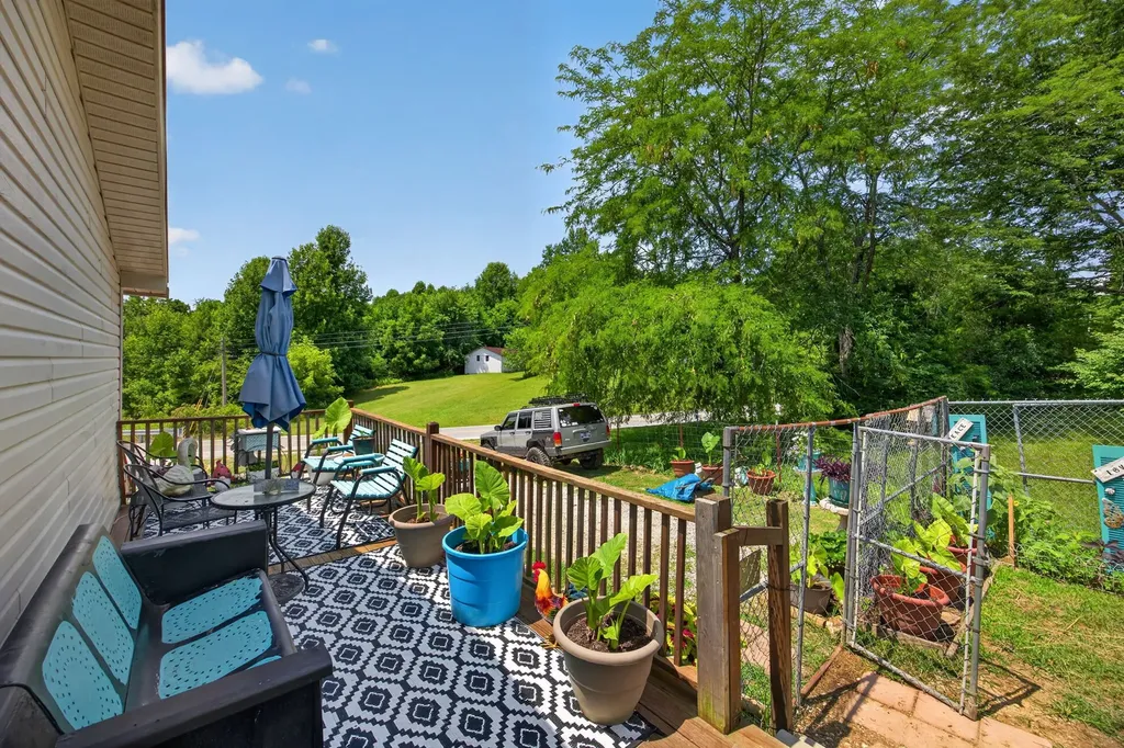 11279 Nashville Highway Baxter TN 38544