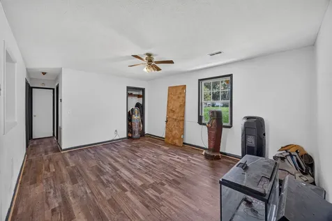 11279 Nashville Highway Baxter TN 38544