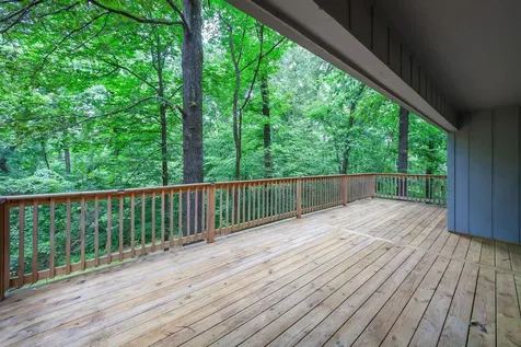 71 Colonial Cove Jackson TN 38305