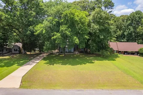 71 Colonial Cove Jackson TN 38305