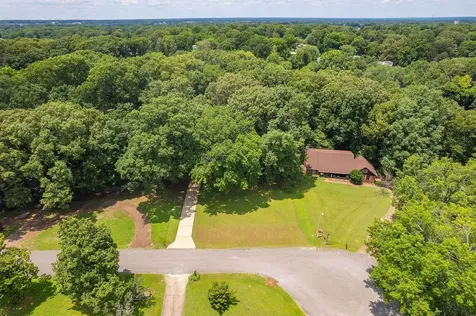 71 Colonial Cove Jackson TN 38305