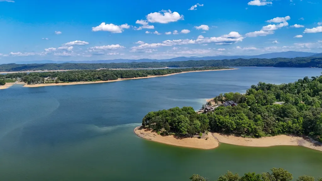 122 Ridge Point Trail Dandridge TN 37725