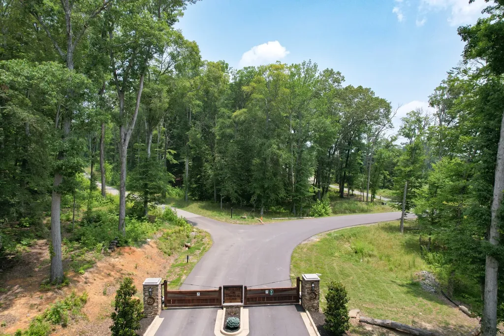 123 Ridge Point Trail Dandridge TN 37725
