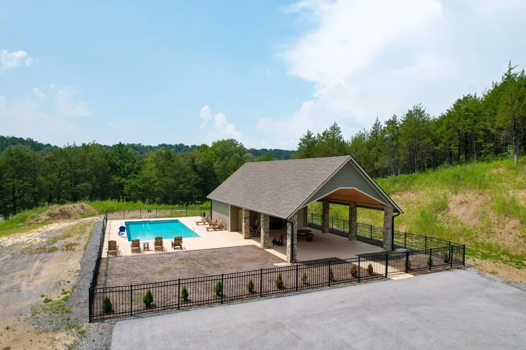 123 Ridge Point Trail Dandridge TN 37725