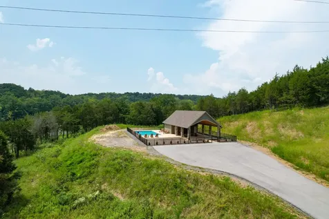 123 Ridge Point Trail Dandridge TN 37725