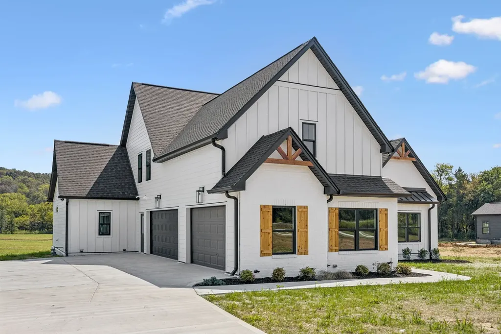 4088 Chicken Road Lebanon TN 37090