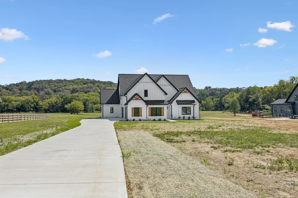 4088 Chicken Road Lebanon TN 37090
