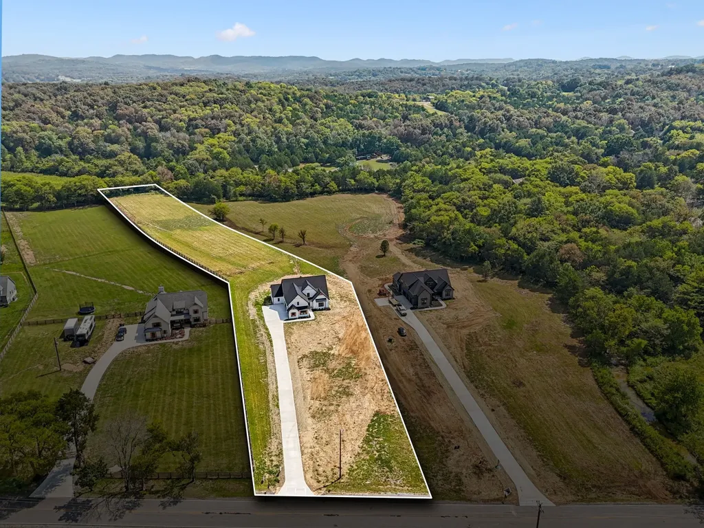 4088 Chicken Road Lebanon TN 37090