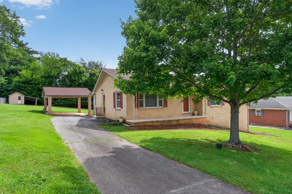 116 Westwood 5th Avenue Mcminnville TN 37110