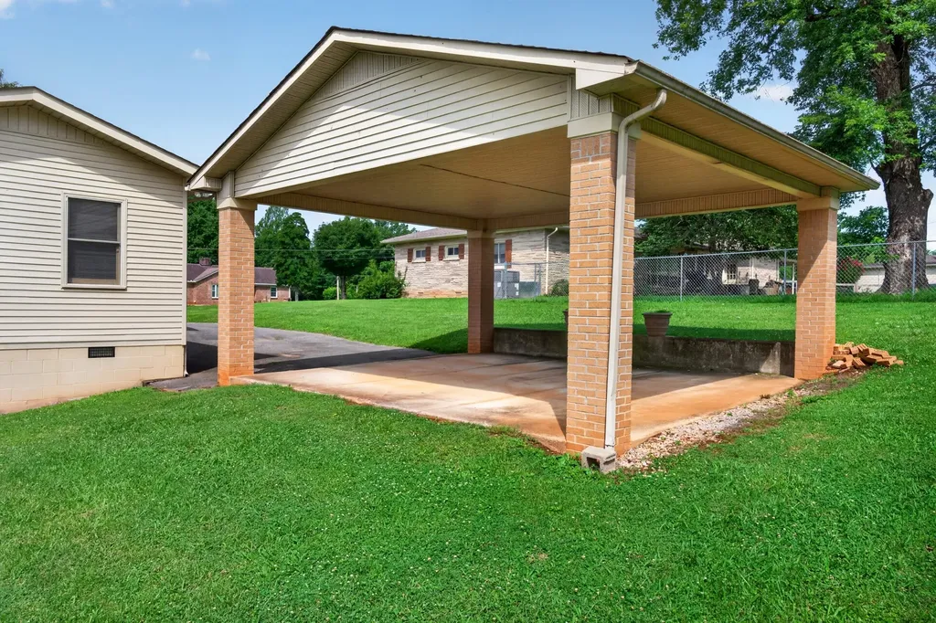 116 Westwood 5th Avenue Mcminnville TN 37110