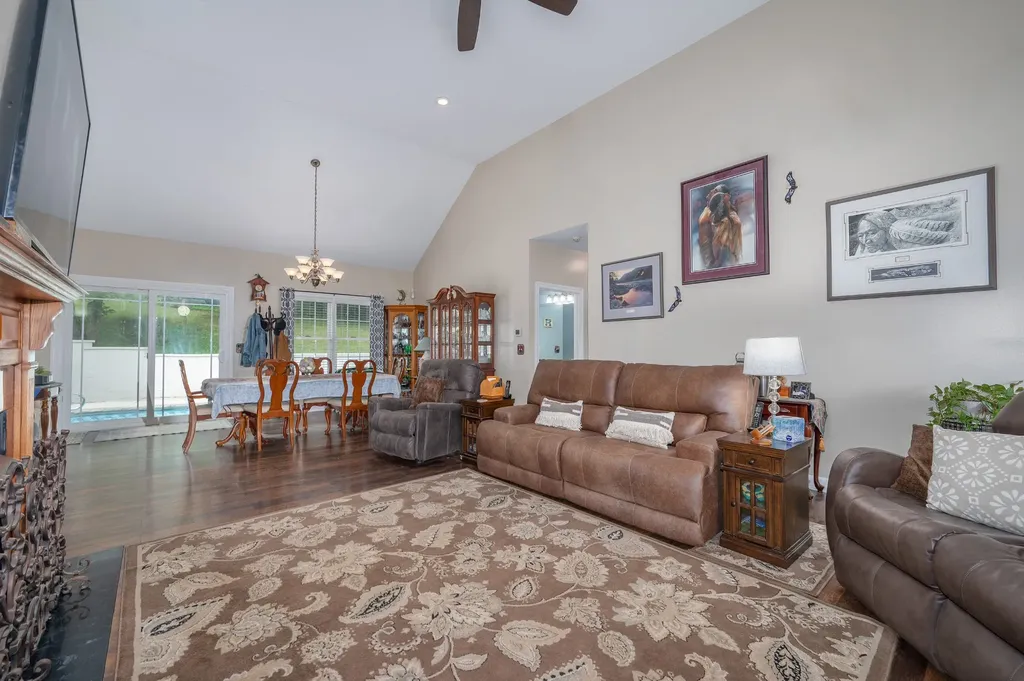 769 Happy Valley Road Bell Buckle TN 37020