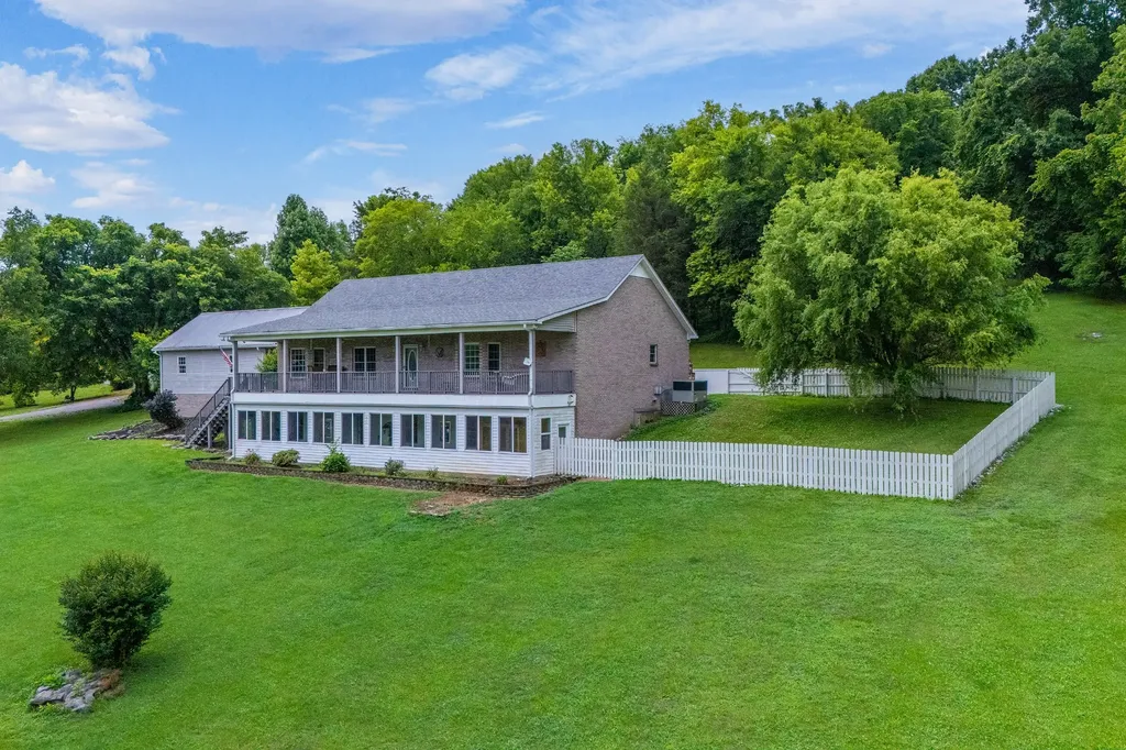769 Happy Valley Road Bell Buckle TN 37020
