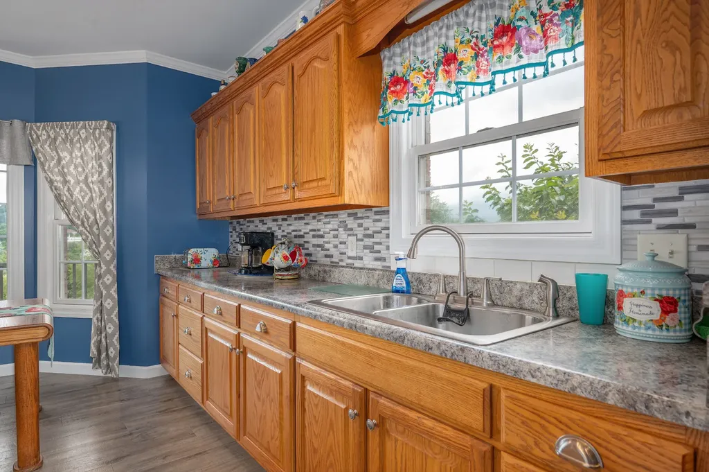 769 Happy Valley Road Bell Buckle TN 37020