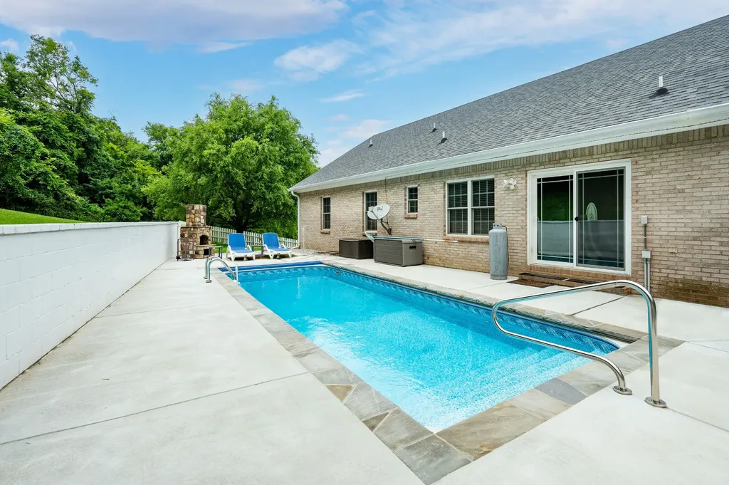 769 Happy Valley Road Bell Buckle TN 37020