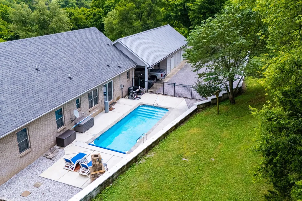 769 Happy Valley Road Bell Buckle TN 37020