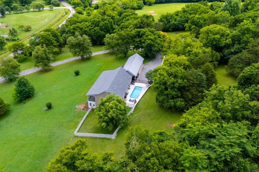 769 Happy Valley Road Bell Buckle TN 37020