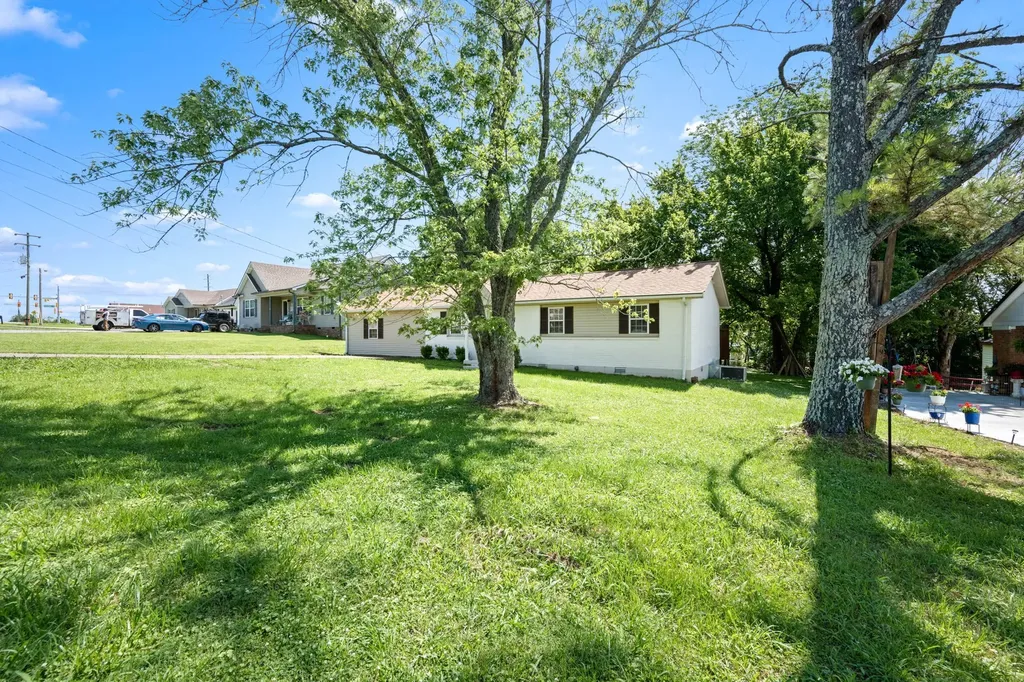 203 Freeman Drive Lewisburg TN 37091