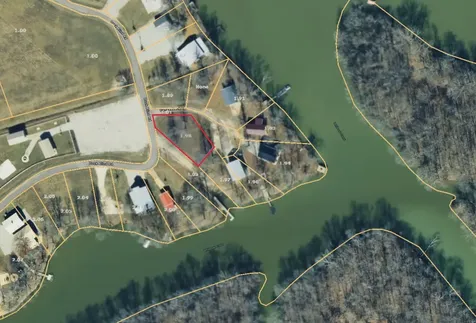 432 Duck Blind Road Clifton TN 38425