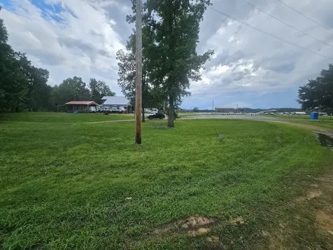 432 Duck Blind Road Clifton TN 38425